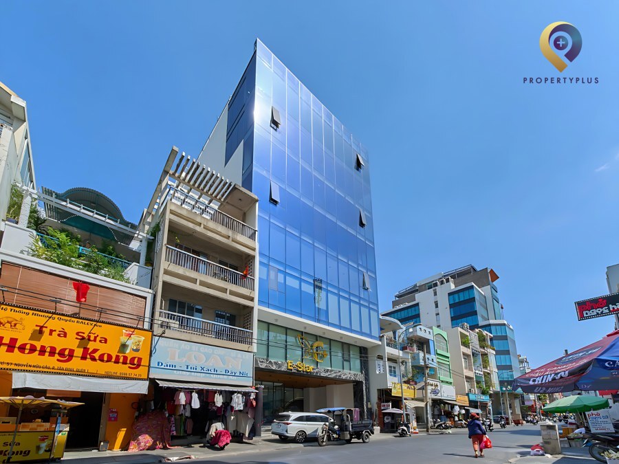 Zeta Nguyễn Hữu Cầu